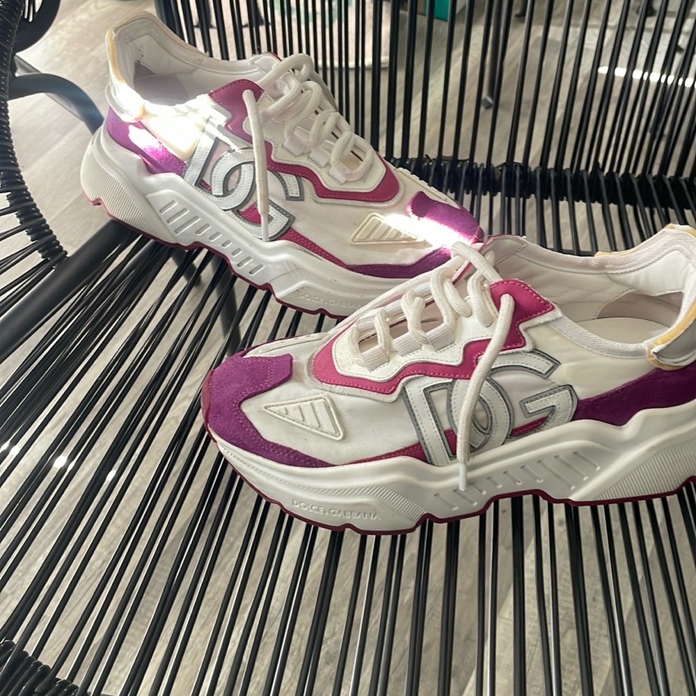 Dolce Gabbana size 7 worn 1-2 times still and very good condition